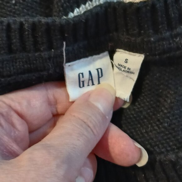 GAP Women's  Boxy Black and White Striped Sweater  SZ S - Picture 9 of 10